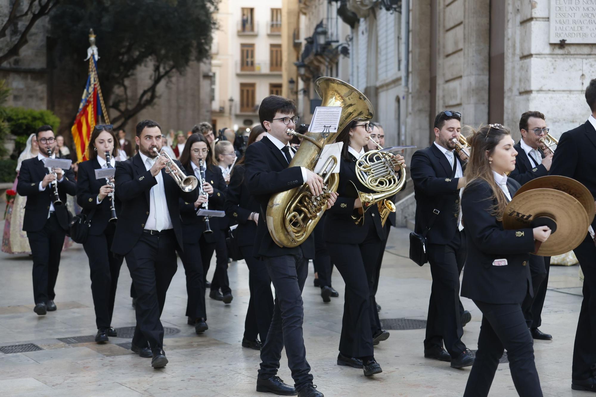 Fallas 2023 | Antología de músicos en la Ofrenda del día 17