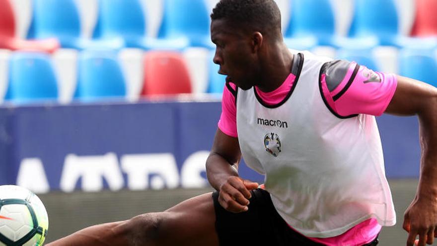 Jefferson Lerma, en un entrenamiento del Levante UD.