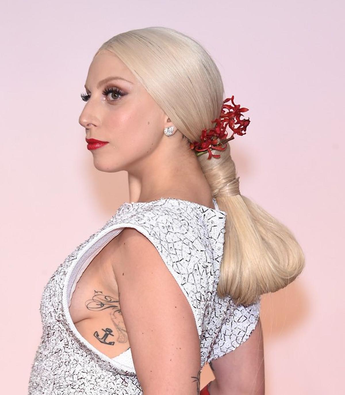 Oscar 2015: la coleta futurista de Lady Gaga