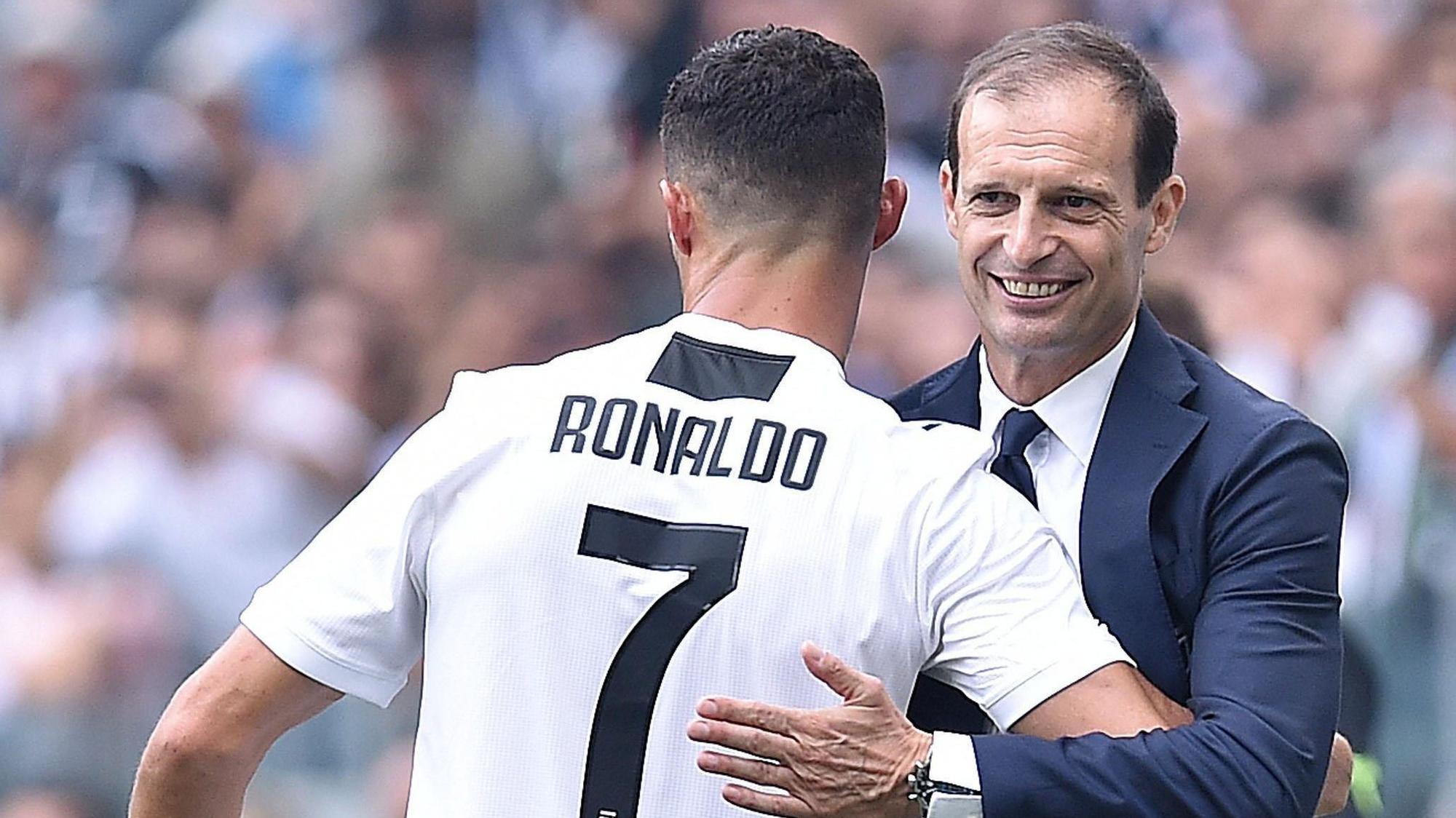Cristiano Ronaldo felicitado por su entrenador en la Juve, Massimiliano Allegri