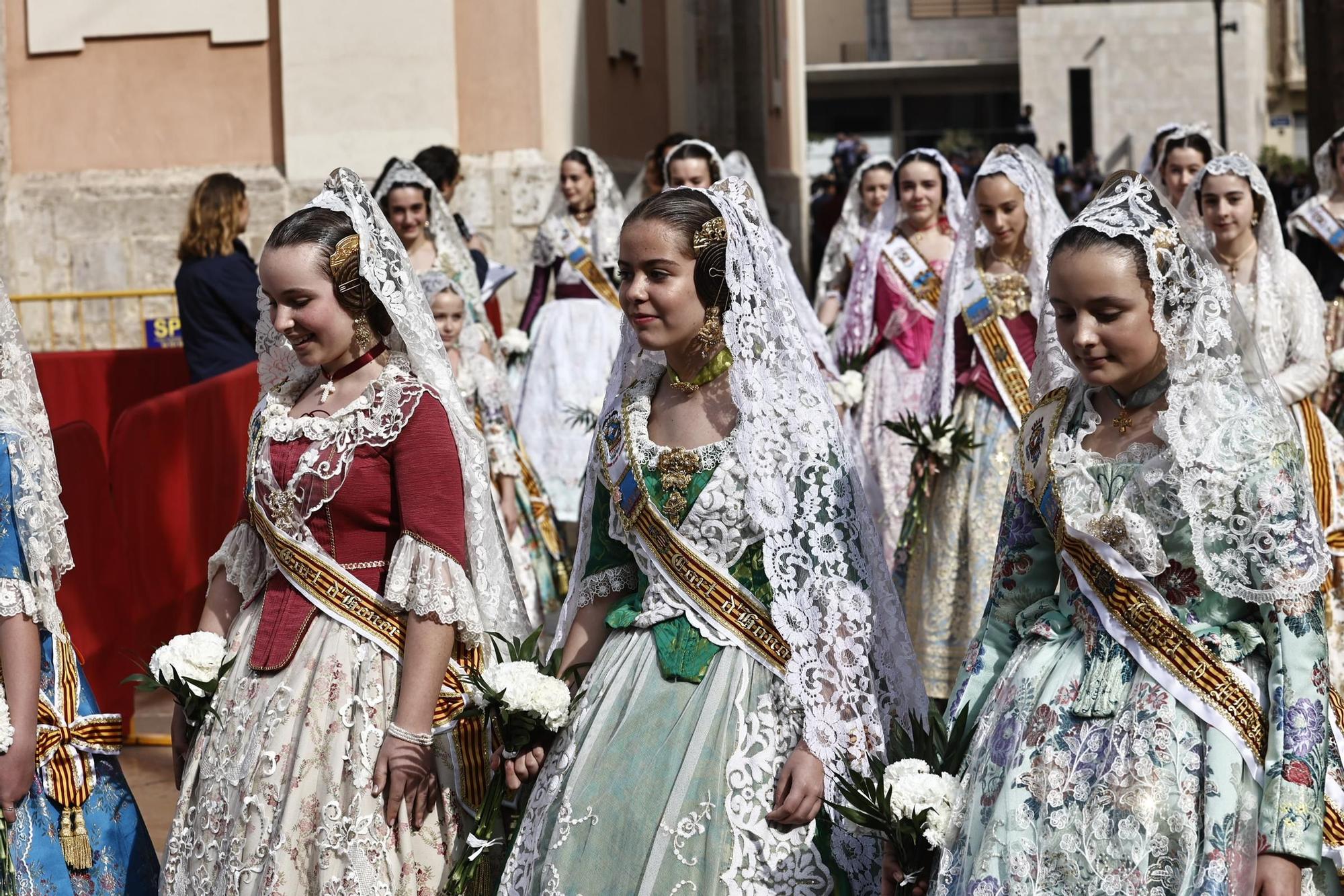 Ofrenda 18 de marzo. Calle de la Paz (16-17 horas)