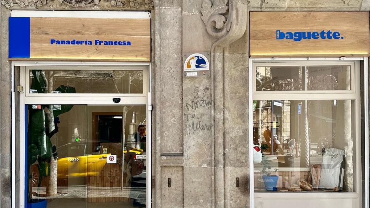 La entrada de Baguette, donde antes estaba Forn Ginebra.