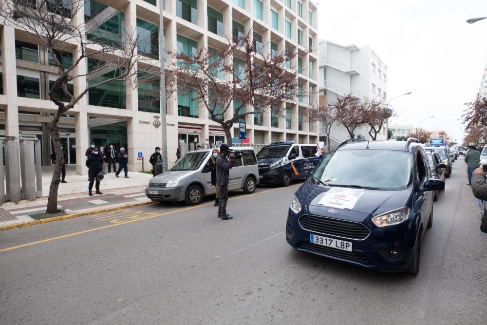 La caravana ha salido las 11 horas del ''parking'' del Pare Josep Manxarell de es Gorg, en Vila