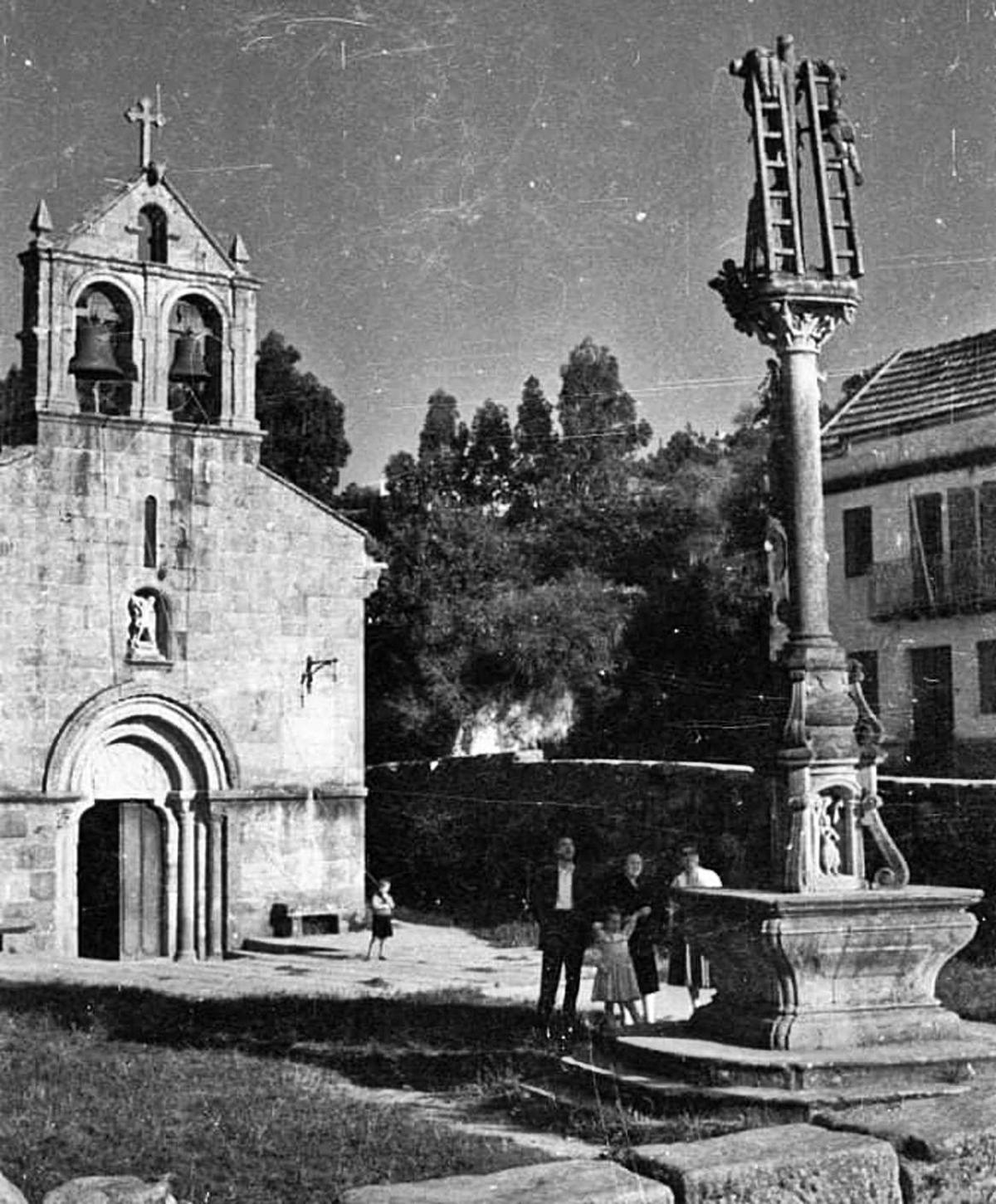 Arriba, igrexa e Cruceiro do Hío entre 1954 e 1964 e publicación do robo en El Progreso o 25/08/1926. Esquerda, inventario de obxectos da igrexa do Hío en 1836 e sobre estas liñas, publicación no xornal El Pueblo Gallego do robo no Hío.   | // ARQUIVO GONZALO ROMERO E ARQUIVO DO AUTOR