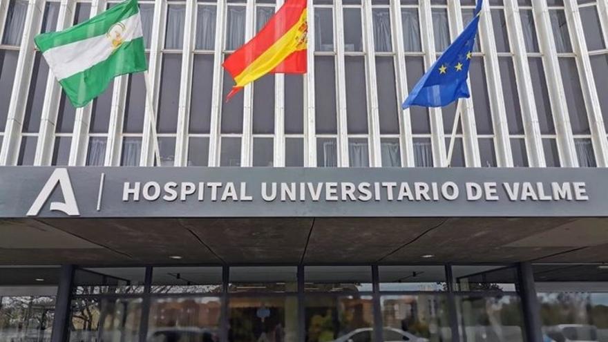 Dos narcos mataron a un hombre por robarle hachís y lo abandonaron en el Hospital del Valme: le apuñalaron en la mejilla