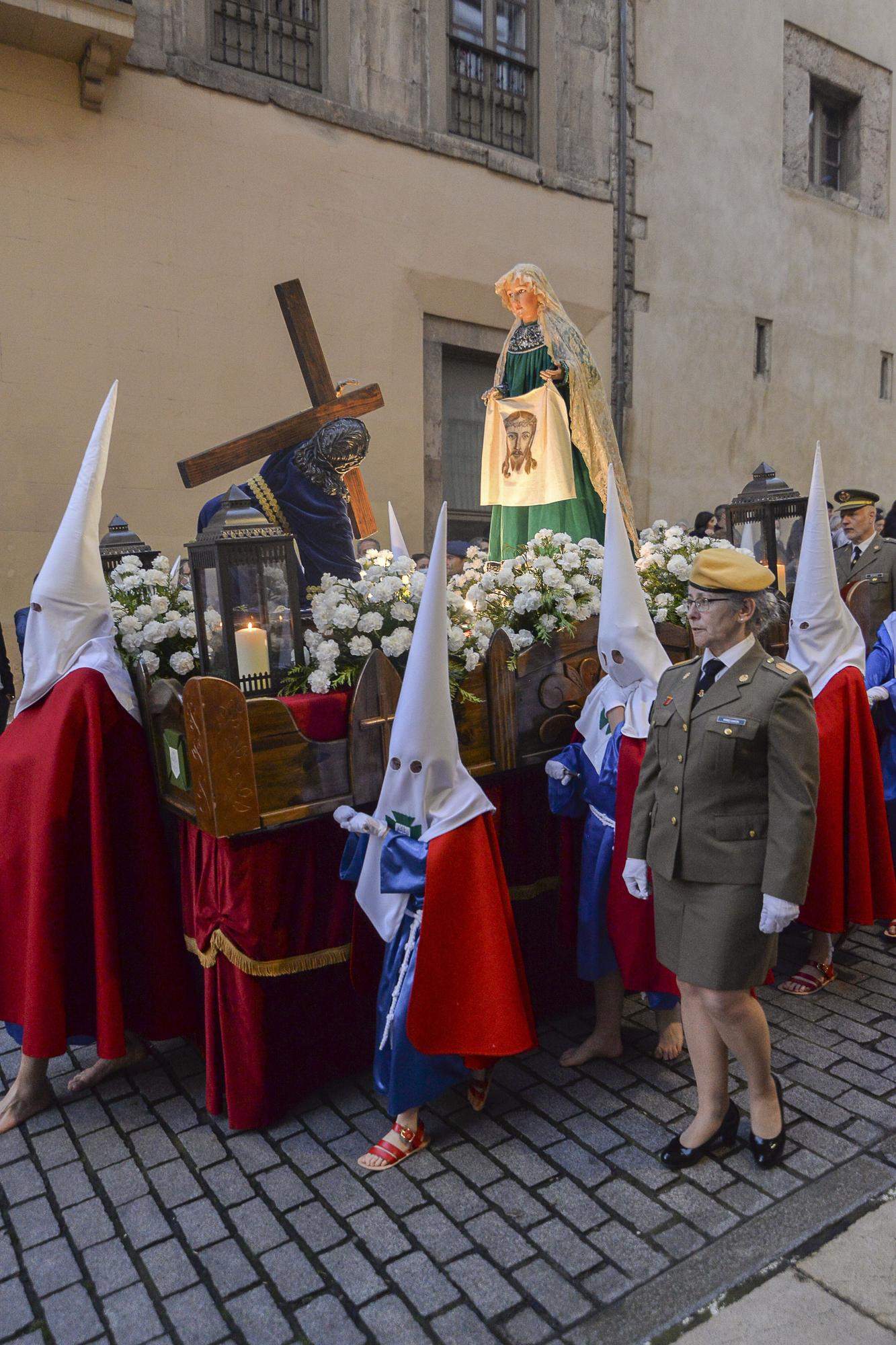 EN IMÁGENES: Los sanjuaninos protagonizan la procesión de la Tercera Palabra en Avilés