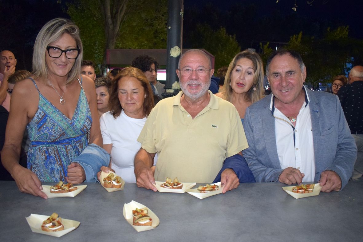 Un momento de la celebración de la fiesta de la caña y la anguila celebrada en Valga.
