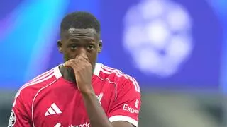 Indignación en Anfield: Konaté, víctima de insultos racistas tras el duelo ante el Galatasaray