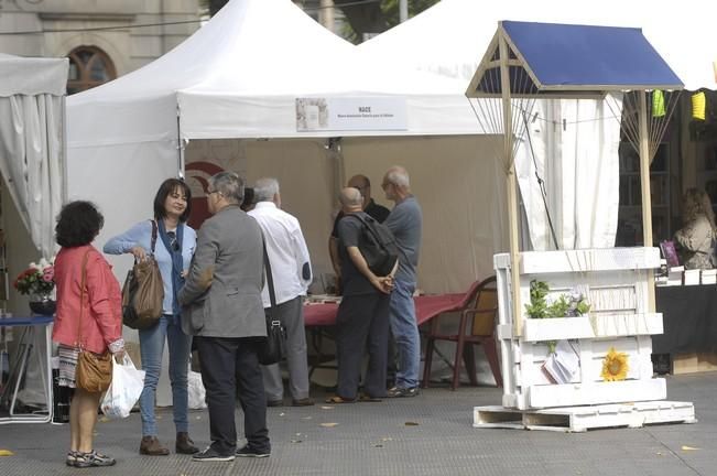 FERIA DEL LIBRO. ENCUENTRO CON LUCIA GALAN