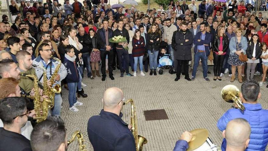 Ardores tocó bajo la carpa de la Praza da Vila junto a Verbeneiros y Kilómetro 0. // Bernabé/Javier Lalín