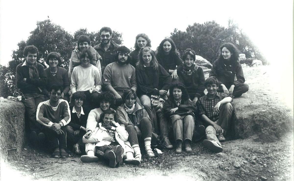 Fotografia del Museu d’Arqueologia de Girona, any 1984, on es veu Enriqueta Pons amb altres companys. | EDUARD MARTÍ