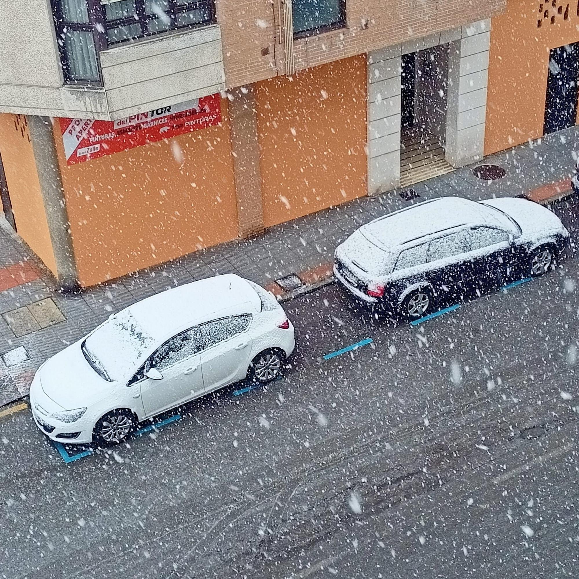 La borrasca Juliette cubre de blanco Pola de Siero.