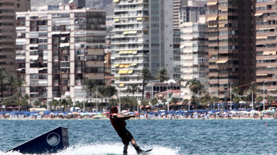 Costas amplía las concesiones de casas en la playa a 75 años