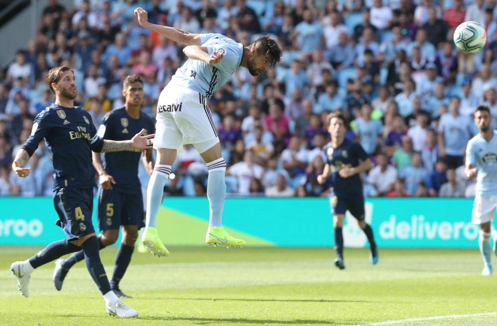 Las fotos de las mejores acciones del partido que terminó con derrota para los vigueses en Balaídos (1-3).