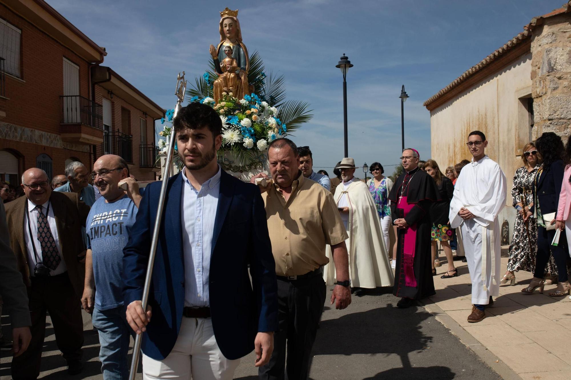 GALERÍA | Histórico traslado de la Virgen del Templo en Pajares de la Lampreana