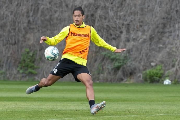 04.12.19. Las Palmas de Gran Canaria. Entrenamiento de la UD Las Palmas en Barranco Seco. Foto: Quique Curbelo  | 04/12/2019 | Fotógrafo: Quique Curbelo