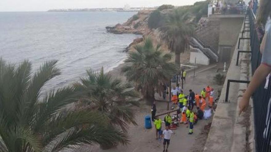 Un mort i un ferit després de caure al buit en voler fer-se una foto