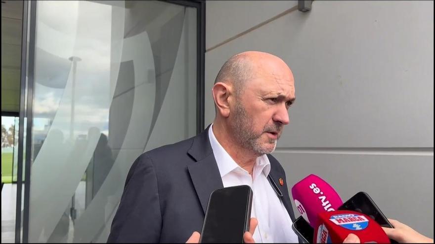 Louzán afirma que Málaga "tendrá importancia" en el Mundial 2030 como posible subsede