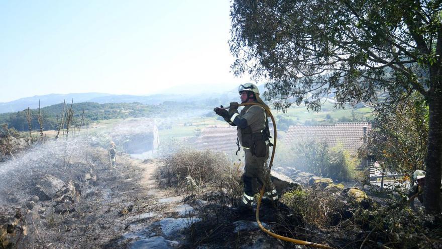 La falta de personal deja a los concellos sin cuadrillas de refuerzo antiincendios