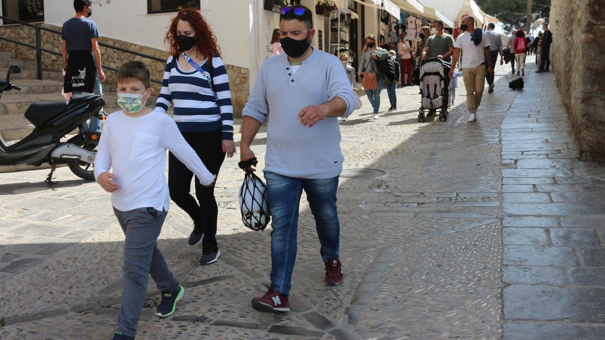GALERÍA | Los destinos turísticos de Castellón reciben a los visitantes en Viernes Santo