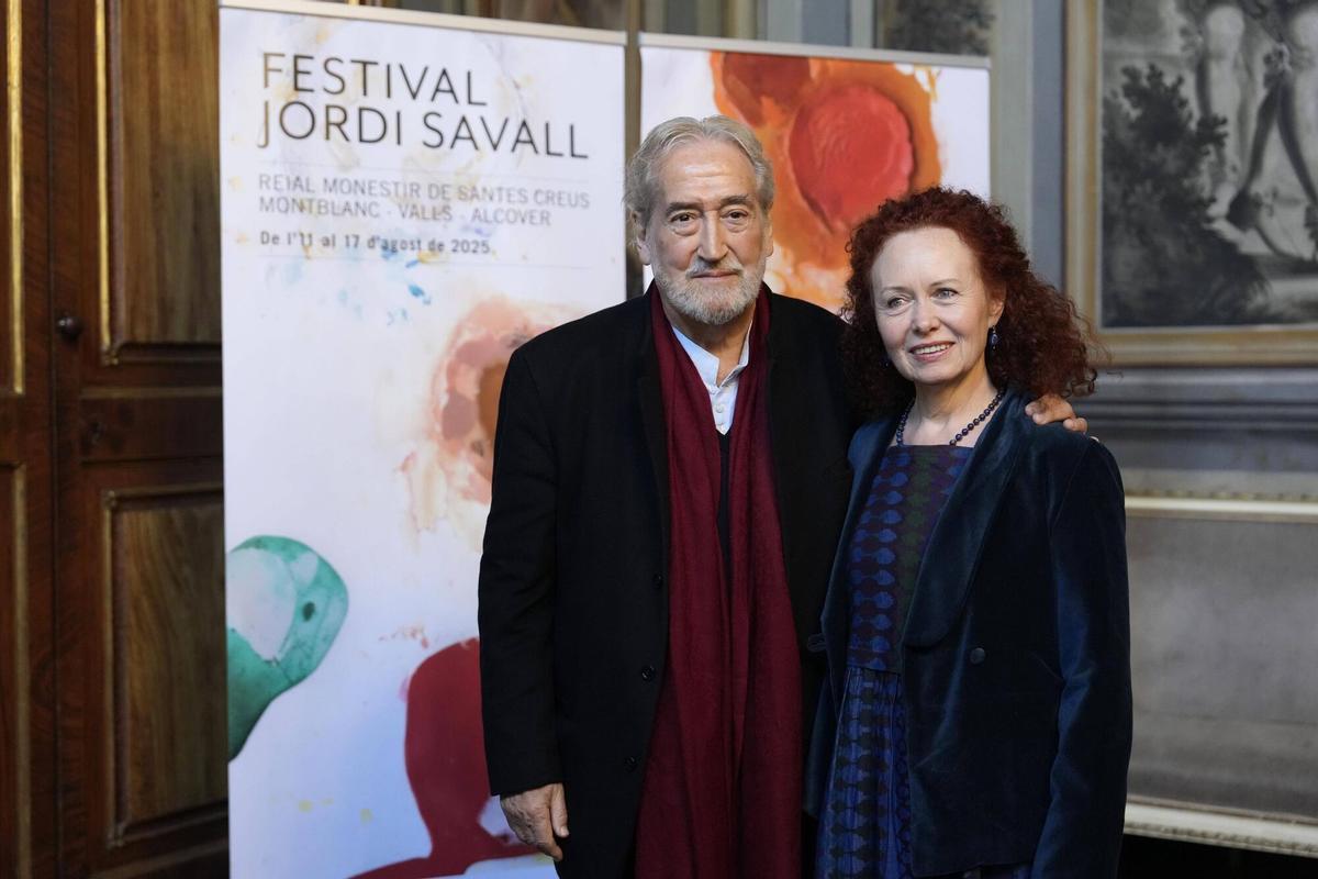 Barcelona 25/03/2025 Presentación del Festival Jordi Savall En la foto, con su esposa Maria Bartels Fotografía de Ferran Nadeu