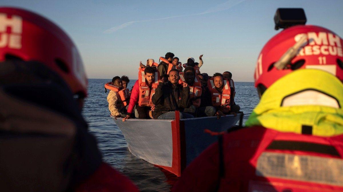 Al menos 86 muertos en un naufragio frente a las costas de Siria.