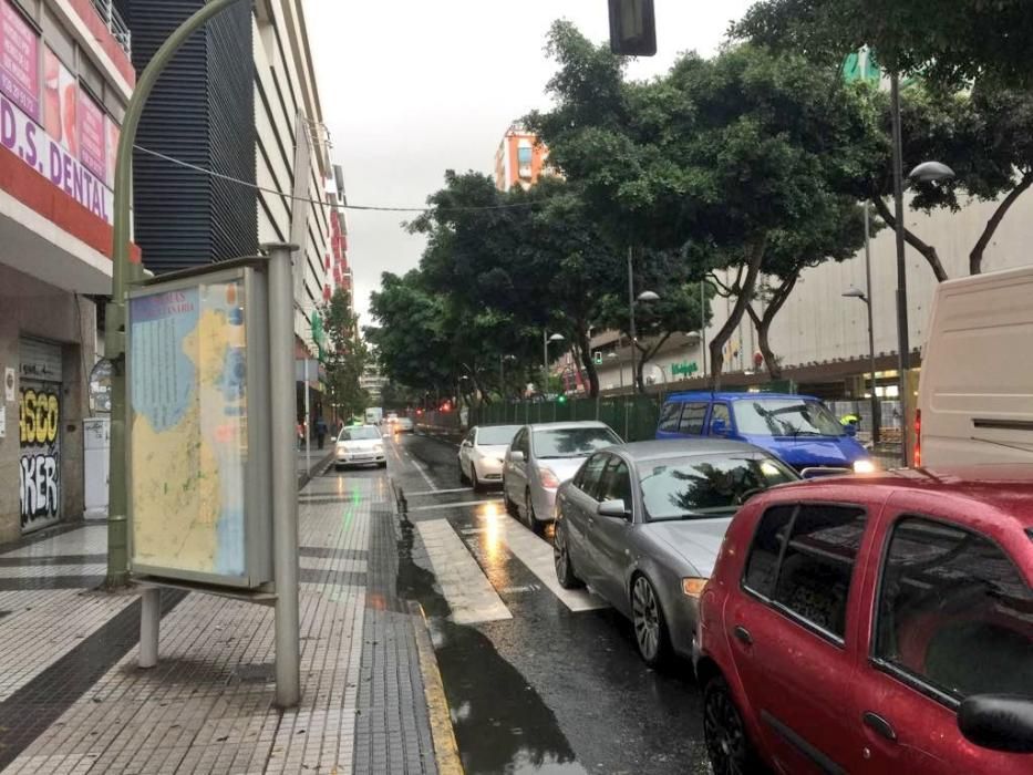 Llueve en Las Palmas de Gran Canaria.