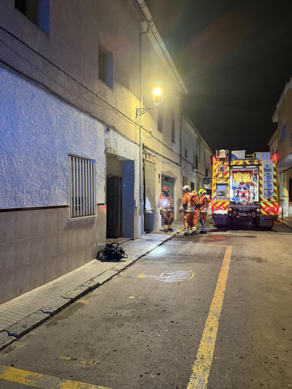 El incendio ha movilizado a los bomberos.