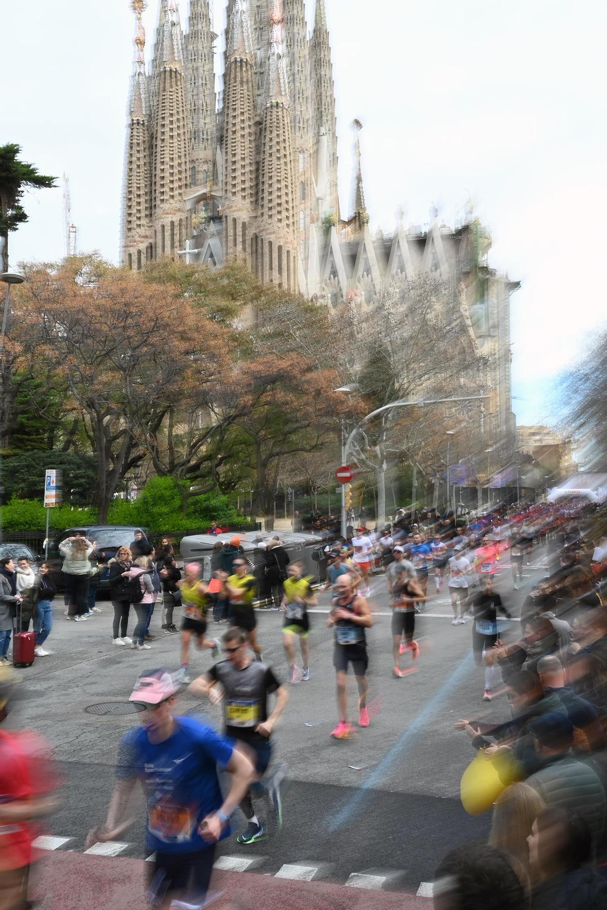 ¿Has participado en la Marató de Barcelona 2024? ¡Búscate en las fotos¡