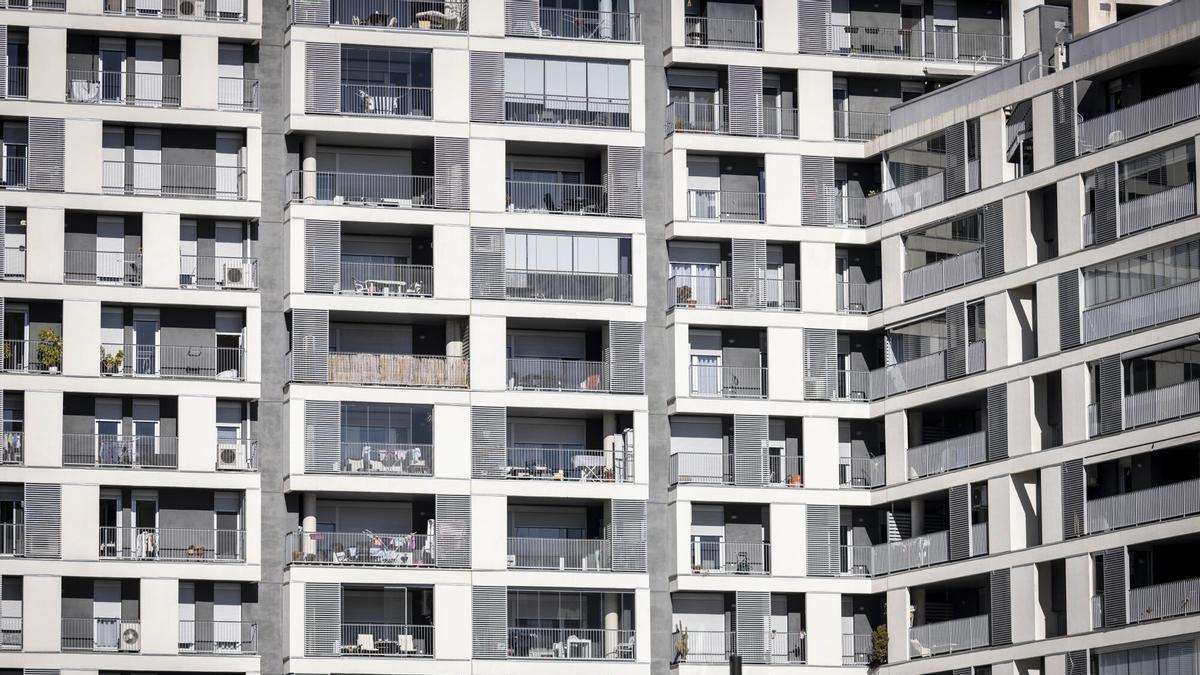 Terrazas en un edificio de Zaragoza.