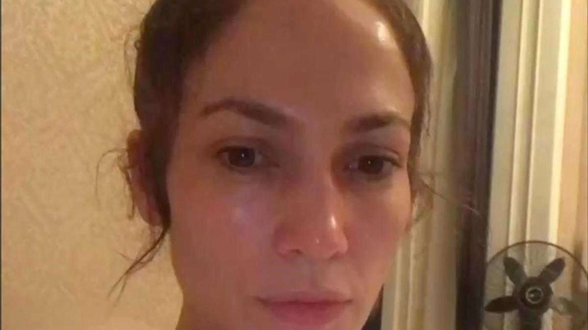 Jennifer Lopez se muestra con la cara lavada