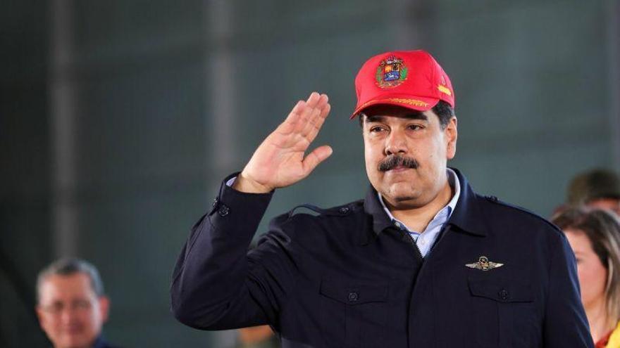 Maduro dice a su Fuerza Aérea que &#039;parirá&#039; dinero para que sigan operando