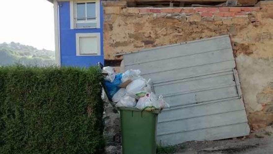 La basura desborda en Cordovero (Pravia)