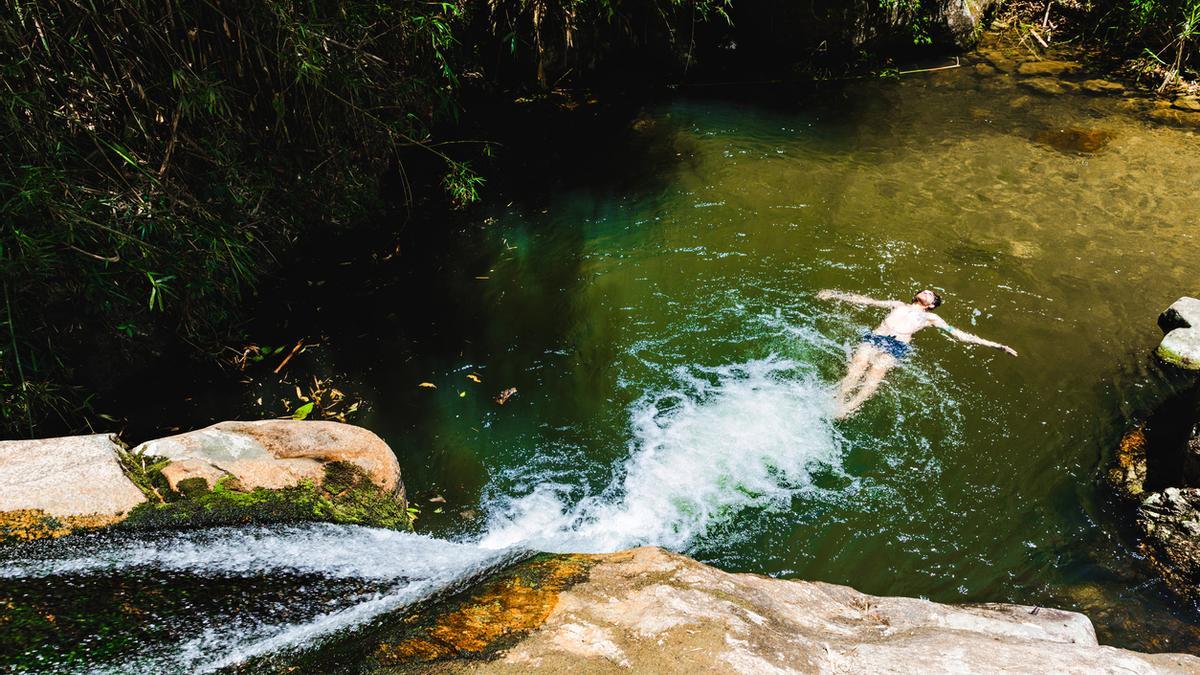 Este spa natural está muy cerca de Alicante: cuevas, cascadas y pozas para bañarte en plena naturaleza