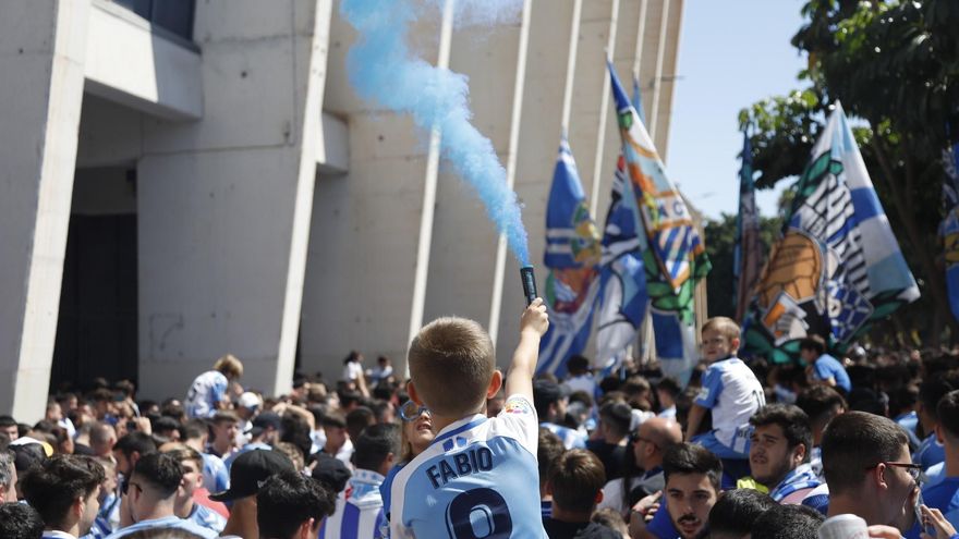 Así recibía la afición del Málaga CF al equipo en La Rosaleda