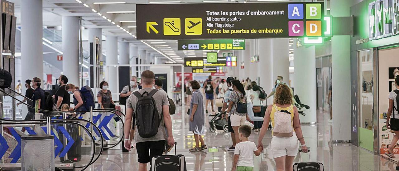 Las cifras más altas de reclamaciones se vinculan al transporte aéreo y los viajes. | M. MIELNIEZUK