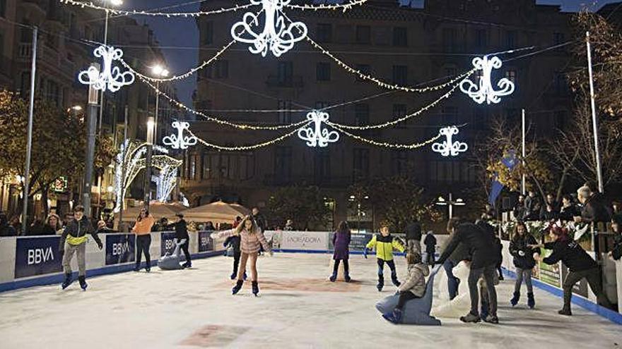 Es proposa posar una pista de gel per Nadal, com es fa a Manresa