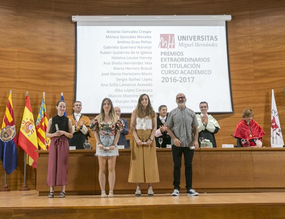 Honoris causa de la UMH a Tino Villanueva