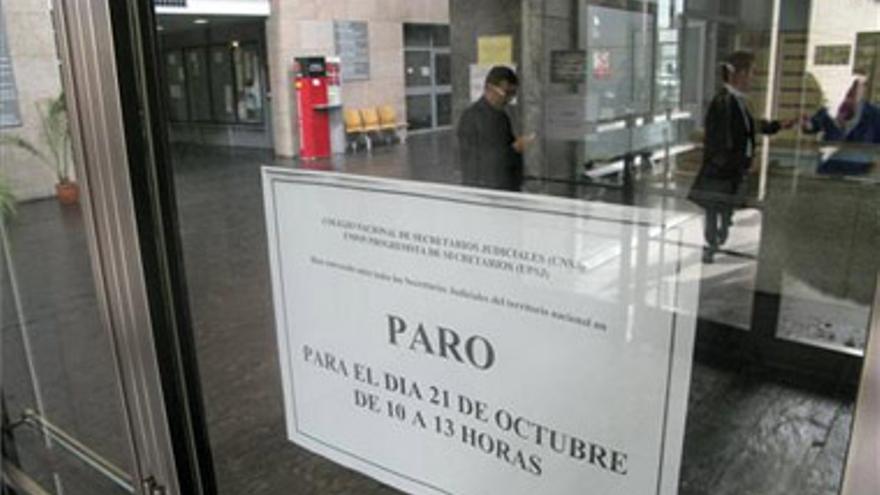 34 juicios suspendidos en Extremadura por el paro de los secretarios judiciales