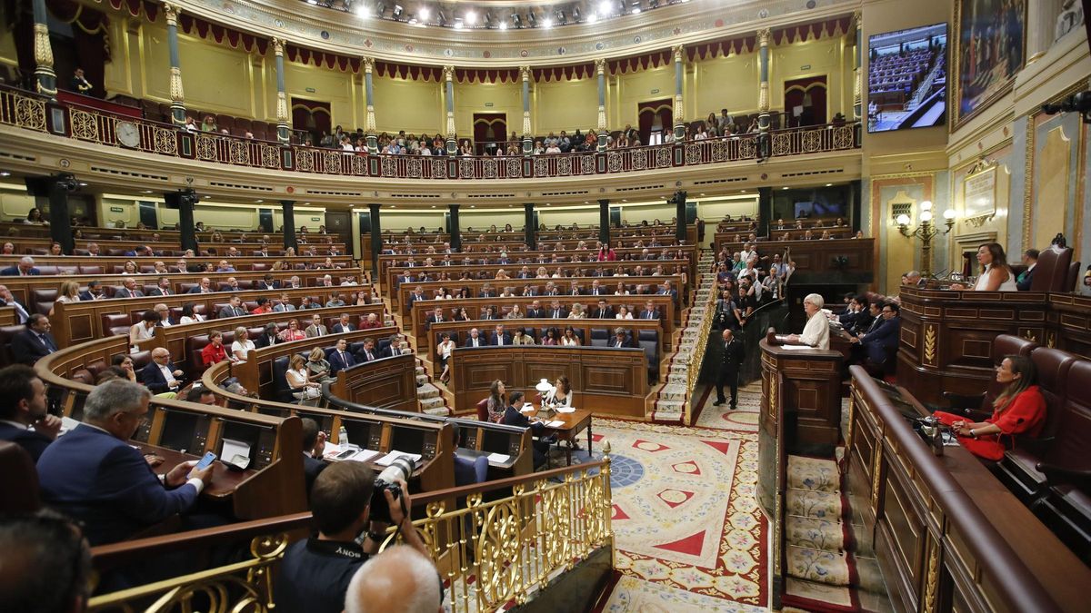 Sesión constitutiva de las Cortes Generales de la XV legislatura en el Congreso de los Diputados