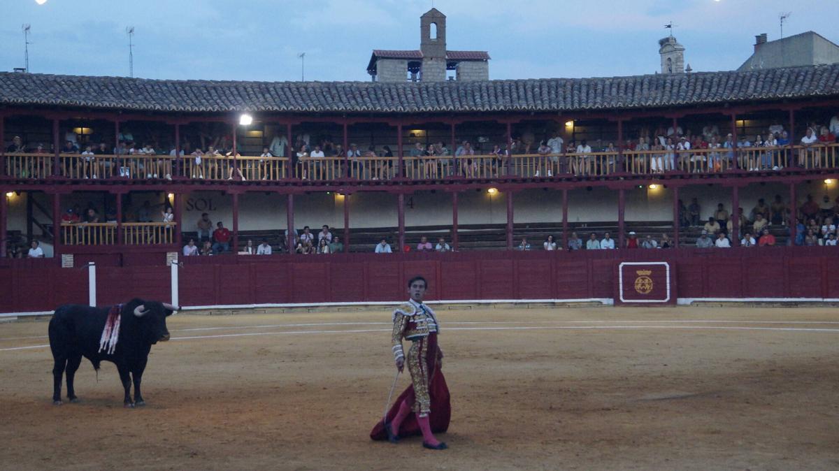 Ismael Martín abrió la triple puerta grande de la plaza de toros de Toro junto a sus compañeros de terna, Alejandro Talavante y Tomás Rufo, en un encierro de presencia y juego desigual de El Vellosino