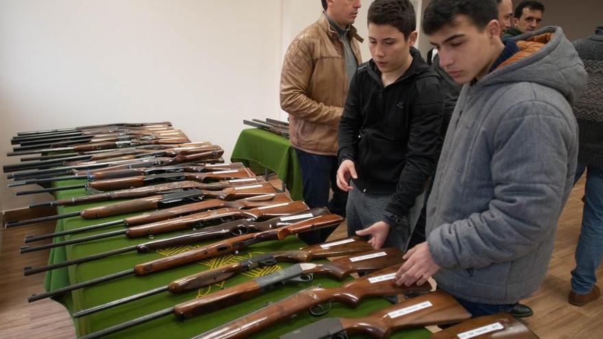 Armas expuestas en la Comandancia de la Guardia Civil de Zamora hasta el viernes.