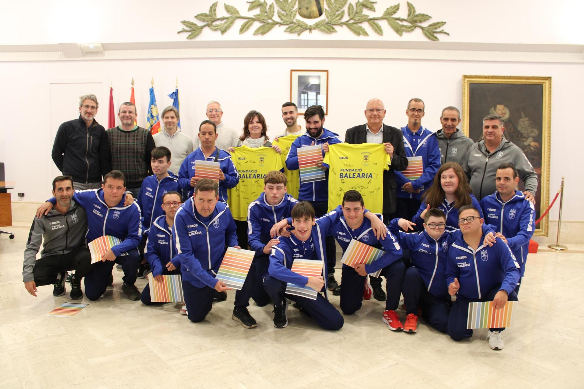 Dénia rep als equips inclusius de futbol base després dels seus grans triomfs (imatges)