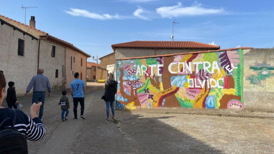 El pequeño pueblo de Zamora que logra atraer visitantes con la promoción de su ruta de murales