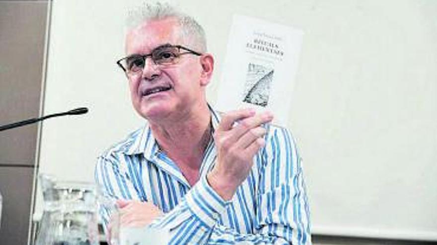 Presentació del llibre «Rituals elementals» del calafí Josep Maria Solà a l’Espai Òmnium  | OSCAR BAYONA