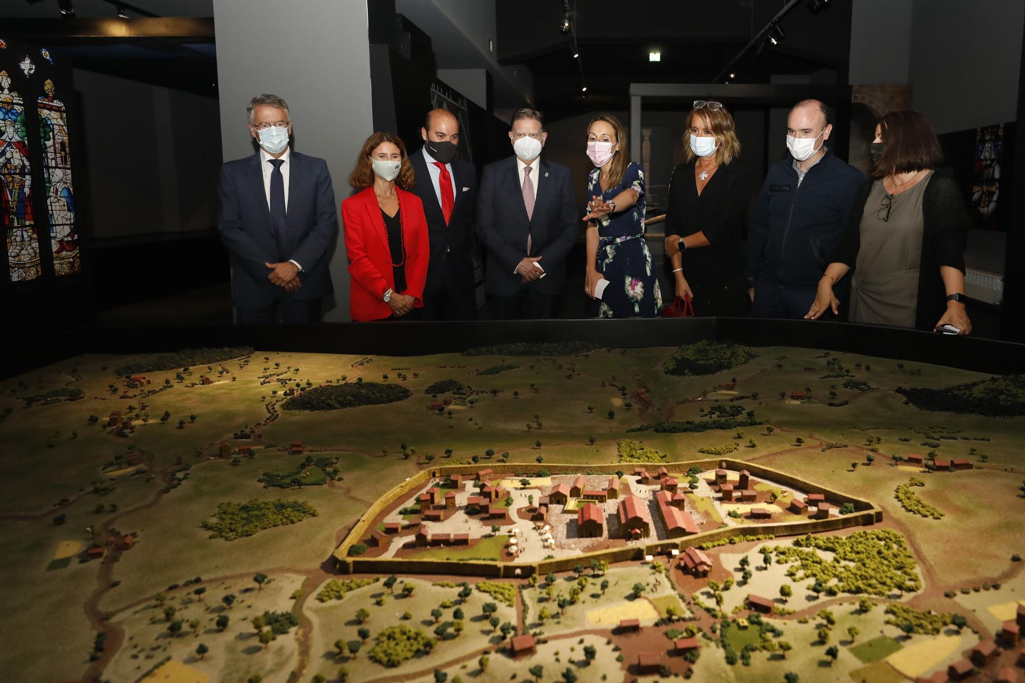 LA NUEVA ESPAÑA inaugura la gran exposición sobre el origen del Camino Primitivo