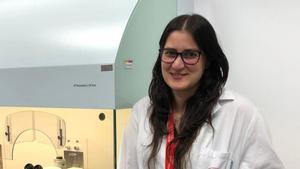 Julieta Hamze en el laboratorio.
