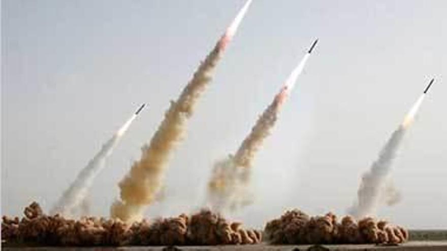 Los misiles iraníes que dejan idéntico reguero de humo.
