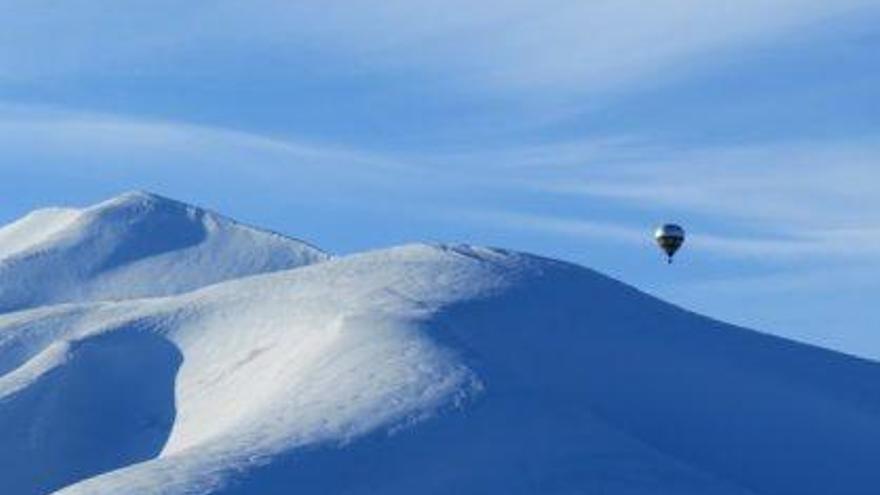 Un globus a l&#039;arxipèlag Svalbard, amb temperatures extremes