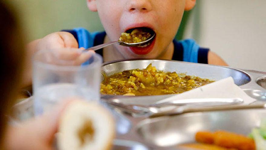 Los niños adquieren en la etapa escolar autonomía en diferentes aspectos, entre ellos la alimentación